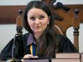 Одну з суддів Тимошенко нагородили квартирою