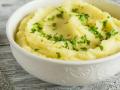 Картопляне пюре буде ніжним та кремовим навіть наступного дня: ось що треба додати