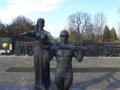 Декомунізація в дії – монумент слави демонтують у Львові
