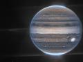 Полярні сяйва та велика червона пляма: NASA показало вражаючі знімки Юпітера