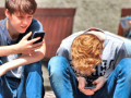 Онлайн-технологии создают нагрузку на психику подростков - ВОЗ