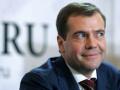 Медведев приказал говорить «на Украине»