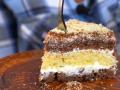 Ніжний торт Сметанник за найпростішим рецептом: готуємо з доступних інгредієнтів