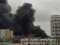 В Москве горят склады, пожар тушат вертолетами