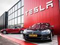 Электрокар Tesla Model 3 с двумя моторами: Маск рассказал о новинке
