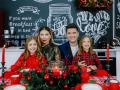 Ведущий канала «Украина» Анатолий Анатолич признался, что впервые встретит Новый год с семьей