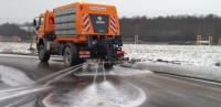 Киевские дороги будут поливать дорогим и опасным уксусом