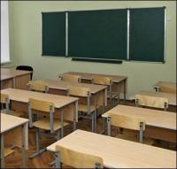 Школы в Украине будут закрывать и дальше - нардеп