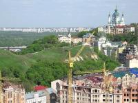 В Киеве бульдозеры разрушают историческую гору