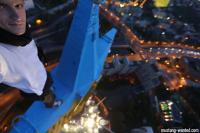 Украинский руфер признался, что покрасил звезду в Москве