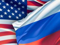 Россияне не любят США, но хотят туда переехать – Bloomberg