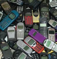В следующем году появятся мобильные телефоны с унифицированным зарядным устройством