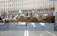 Баррикады с Майдана убирать не будут