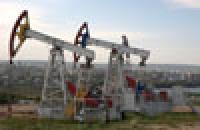 Азаров обещает увеличить добычу собственной нефти 