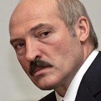 Лукашенко предупредил, что забастовки и митинги будет разгонять