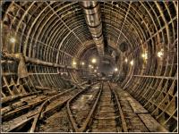 Строительство метро в Києве приостановлено