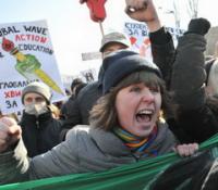 Половина украинцев готова выйти на улицы с протестом
