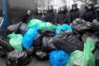 Власть хочет утопить Майдан в мусоре и фекалиях - Тягнибок