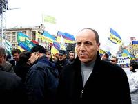 Депутат Парубий решил противостоять силовой акции на Майдане