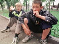 Для украинских детей ввели комендантский час