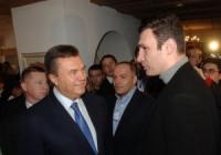 Янукович подписал закон, осложняющий жизнь Кличко