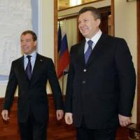 Янукович будет говорить о газе с Путиным и Медведевым лично