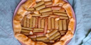 Пиріг з ревенем (румбамбаром): рецепт, який вражає смаком і простотою