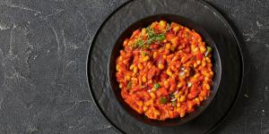 Квасоля в томатному соусі з овочами: рецепт корисного гарніру