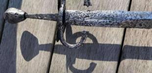 Под Тернополем археологи нашли уникальный 500-летний меч