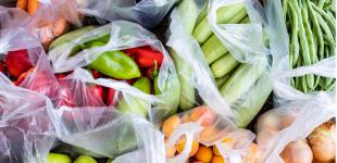 Заради захисту довкілля. Скільки коштуватимуть пластикові пакети в магазинах з 1 лютого