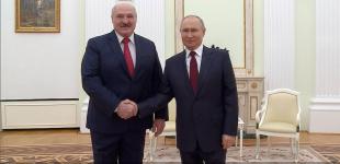 «Зростає ймовірність держперевороту». Путінський режим розвалюється, Лукашенко точить білоруський кинджал — Яковина