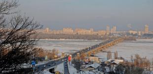 В Киеве с 12 до 24 февраля частично ограничат движение по мосту Патона