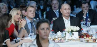 Актрисе Орнелле Мути грозит тюрьма из-за ужина с Путиным