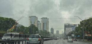 Из-за дождя и ветра воздух в Киеве стал немного чище