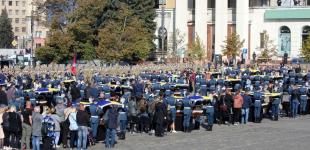 В Харькове почтить память погибших в авиакатастрофе пришли около трех тысяч человек