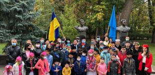 В Киеве возложили цветы к памятнику Амет-Хану Султану