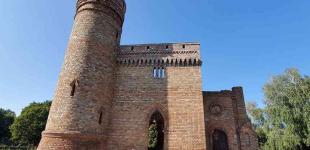 На Черниговщине восстанавливают башню графов де Бальменов