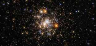 Hubble показав кулясте скупчення у сузір'ї Стрілець