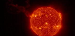 Апарат Solar Orbiter показав гігантський спалах на Сонці