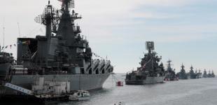 Росіяни сформували два загони бойових кораблів для закріплення на Зміїному та атаки з моря