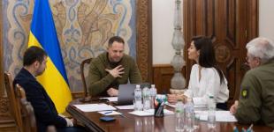 Єрмак обговорив з новим президентом Червоного Хреста доступ до українських полонених в Оленівці