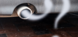 Запах вихлопних газів у салоні: просте вирішення неприємної проблеми