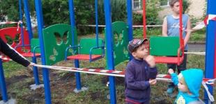 Опасные качели: Супрун просит родителей проверять детские площадки
