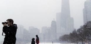 Снежная буря в США: тысячи самолетов опаздывают, миллионы американцев остались без света