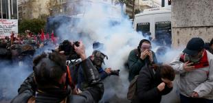 В Греции новые протесты: с полицией столкнулись педагоги и студенты