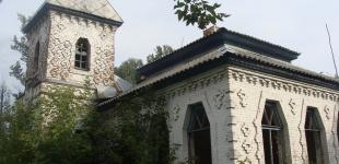В Полтавской области старинные школы украшены национальными символами