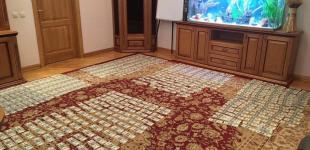 Система круговой поруки дала сбой: история про 300 тысяч и белые носочки. Обзор мнений