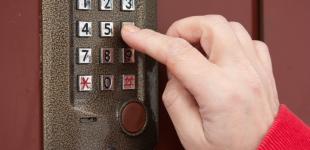 Киевская пенсионерка 11 лет борется с домофонной компанией