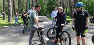 Зеленский поздравил журналистов: Я уже сполна ощутил остроту вашего пера