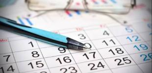 Кабмин перенес рабочие дни: в 2022 году будет два периода длинных выходных